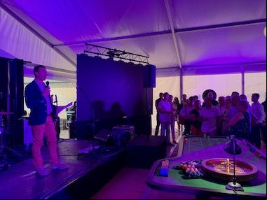animation-soiree-entreprise-casino-factice-table-roulette-tours-scene-musique-artistes
