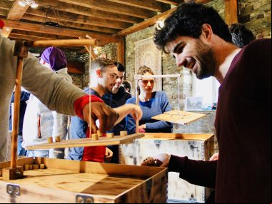 jeux-balance-fort-boyard-seminaire-entreprise-activite-team-building