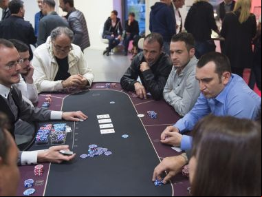 poker-texas-holdem-joueurs